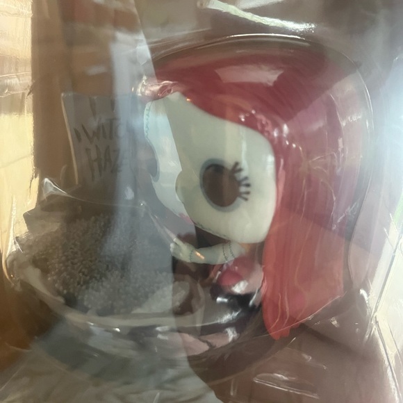 Funko Pop Sally #1358 - Picture 2 of 2